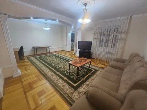 Цум 3в2/2/4 Кирпич мебель+техника балкон-2/7 80квм — 1