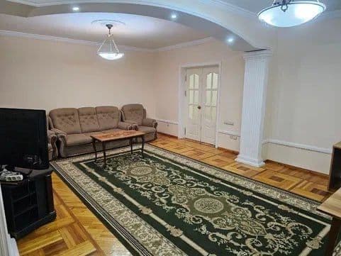 Цум 3в2/2/4 Кирпич мебель+техника балкон-2/7 80квм — 2