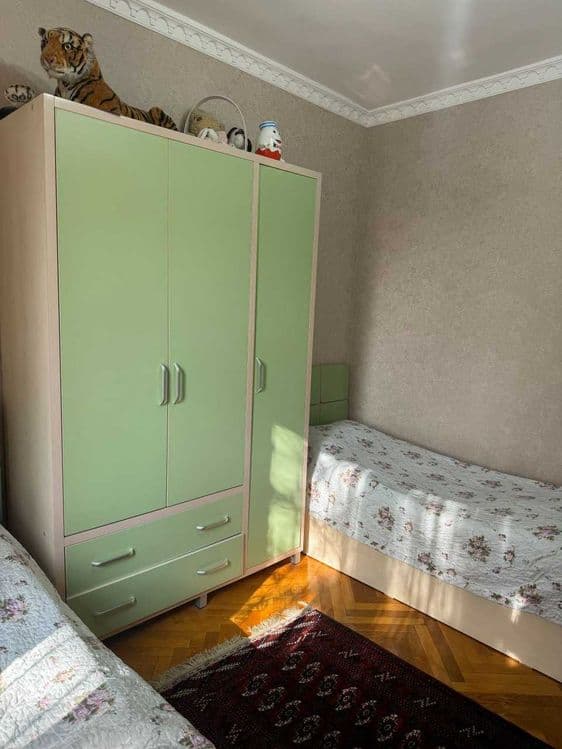 Продам 4-х комнатную квартиру (90кв.м) на Ц-4.Кирпич.4/4/4 — 4