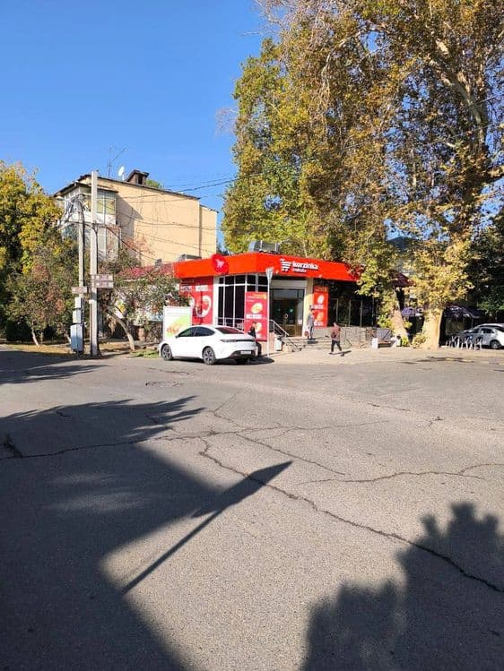 Продаётся  квартира  в доль  дороги  ( не жилой  центр города) — 3