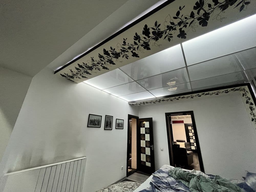 Продам квартиру на ул.С.Азимова 3/3/5 80m2 — 2