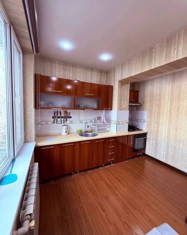 Продажа 3-комнатной на Ойбеке Госпитальный. 3-3-5 Кирпич 2 санузла — 2