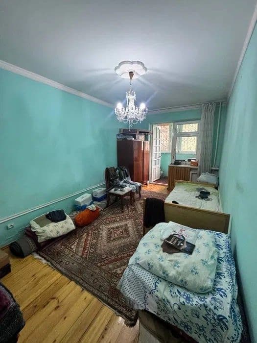 АК Продаётся 4-комнатная квартира в Мирабадском районе.

Ориентир: рес — 2