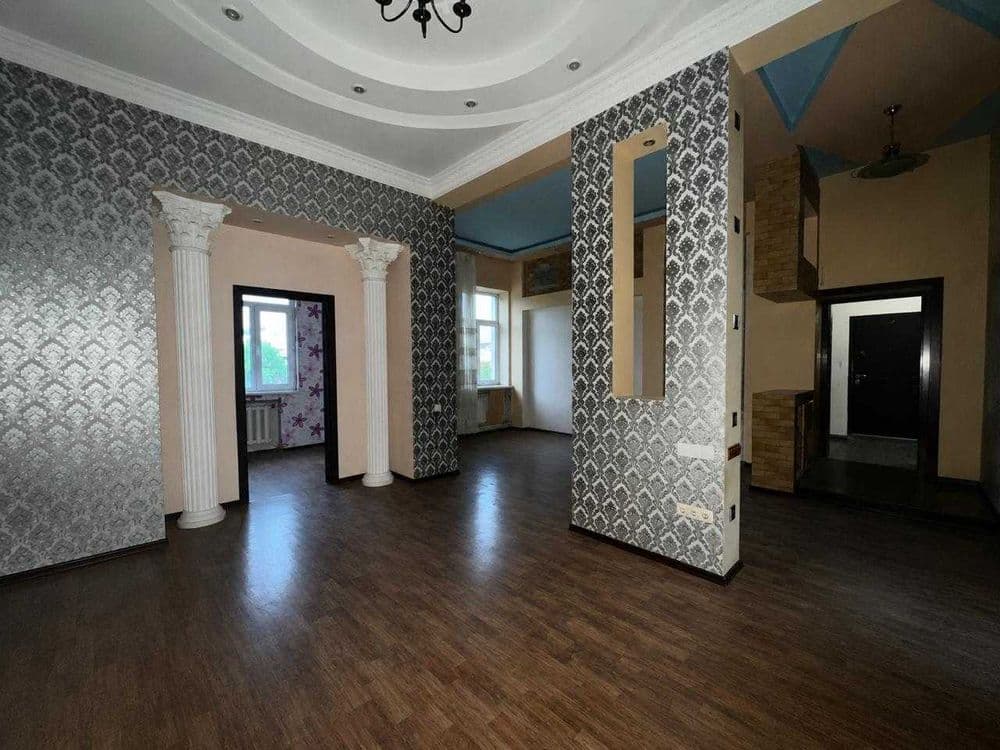 Продаётся 3/4/4, 86 м2, кирпич, Хумо Арена, метро Узбекистан — 2