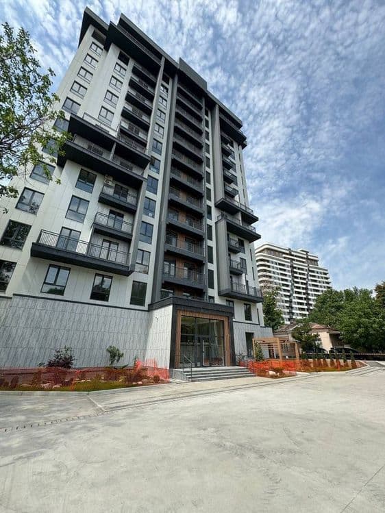 Green Island Продается 2 комнатная квартира ремонт ул.Садыка Азимова — 1