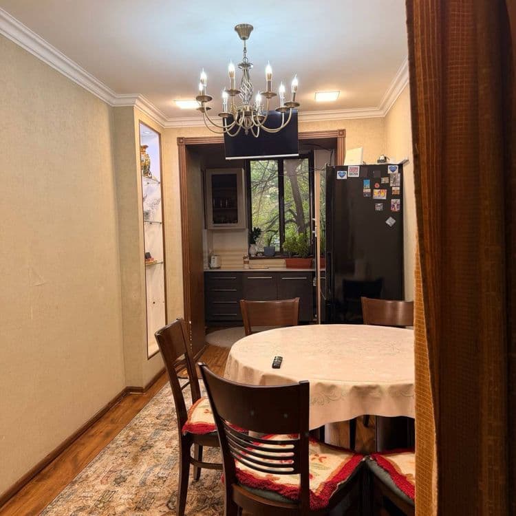 Продается 4х комнатная квартира,Алайский,17 школа,92м2 — 4