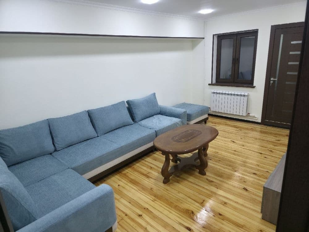 Продаётся квартира на Ц4 4/2/4 новый ремонт, кафе Бухара, 5 школа — 1