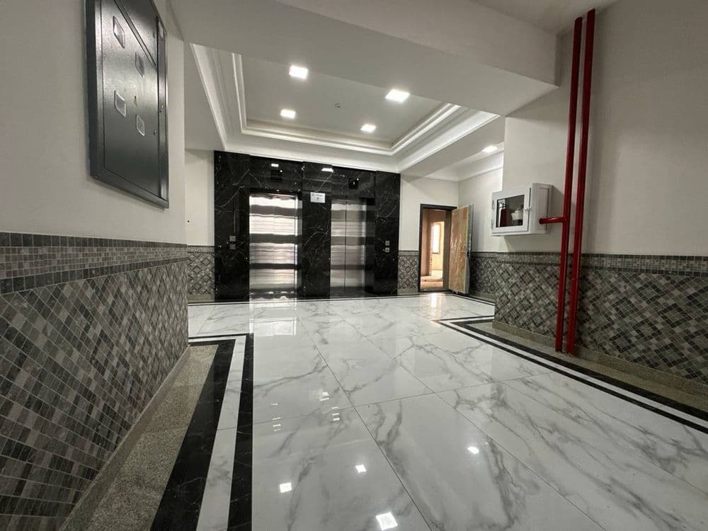 Узбегим жк улица Бобура 3/18/12, коробка 114м2 — 1
