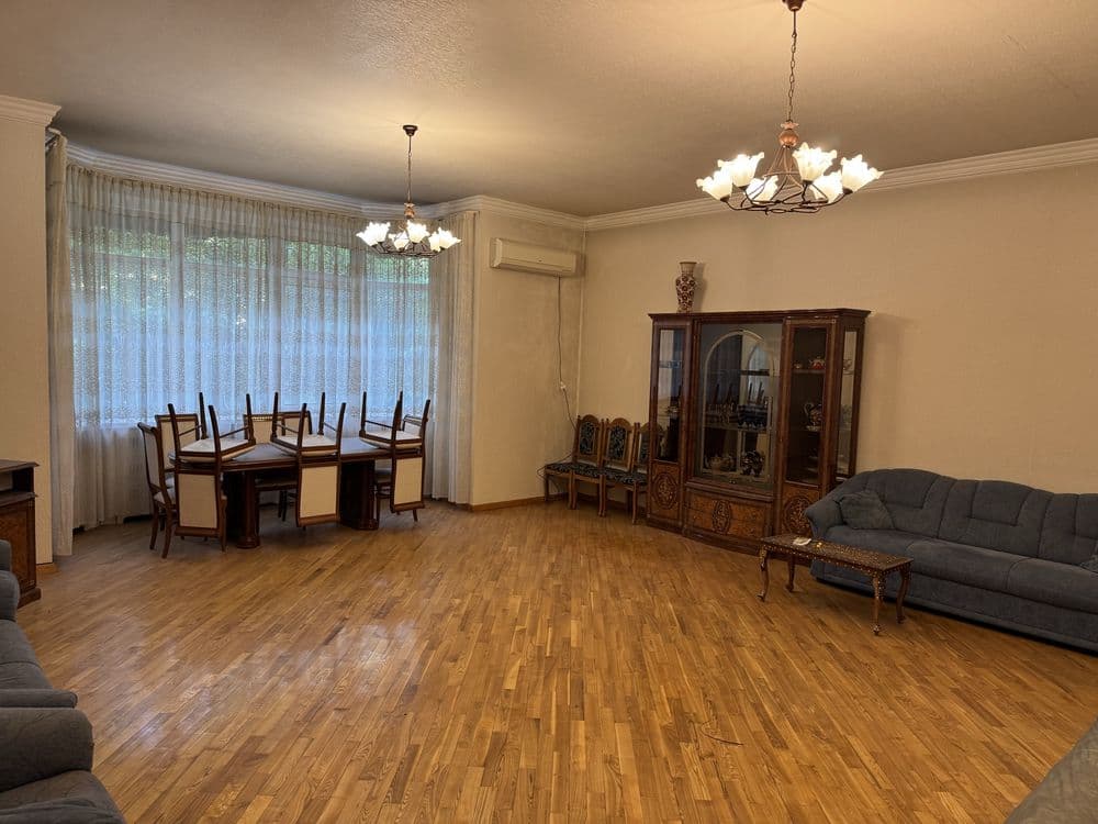 Продается квартира в центре Спец план — 1