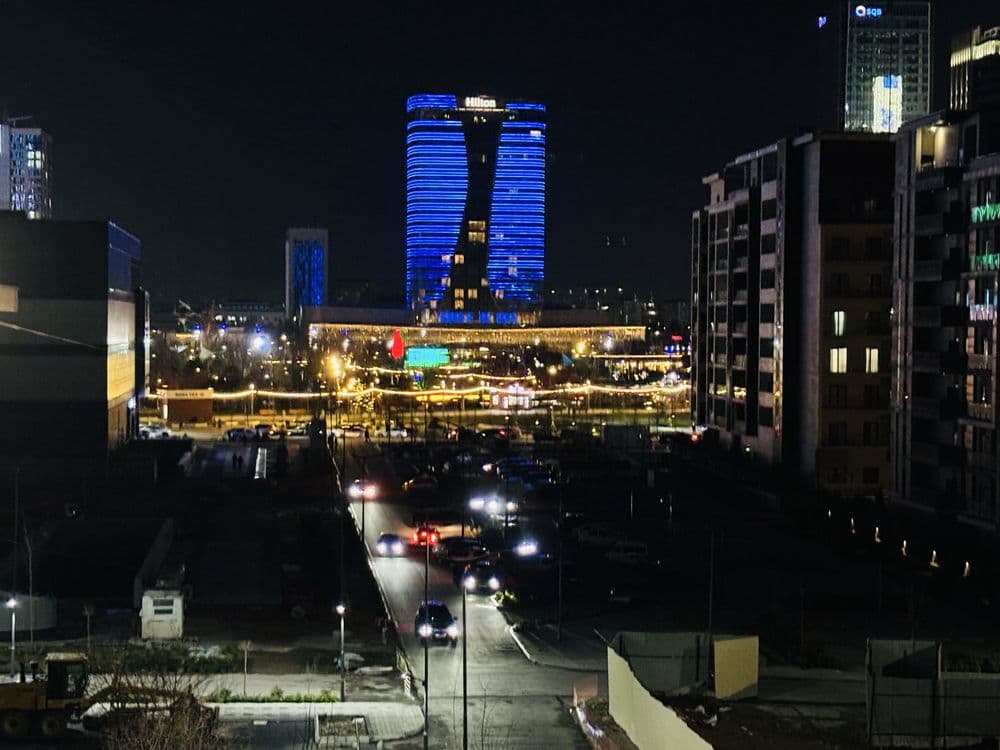 Продаётся квартира в мраморном доме ул. Навои — 2