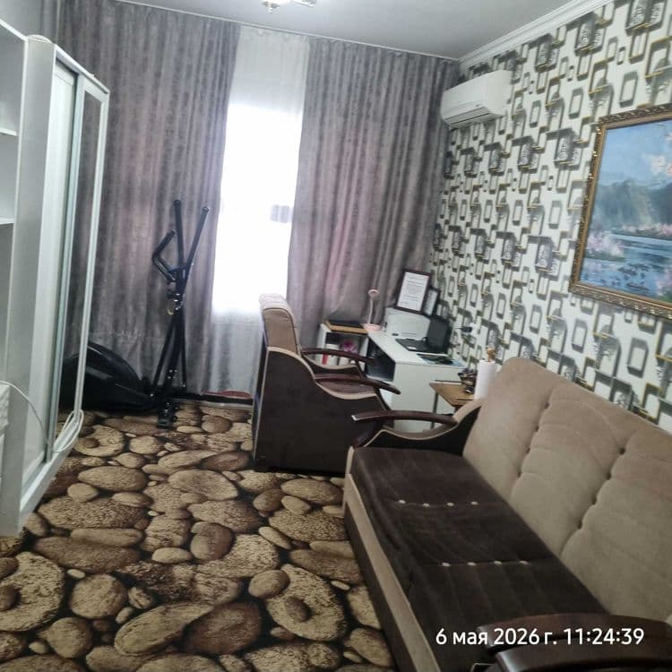 Продаётся 1 ком-я квартира в  галерейном доме (6-мкр Омад) — 1