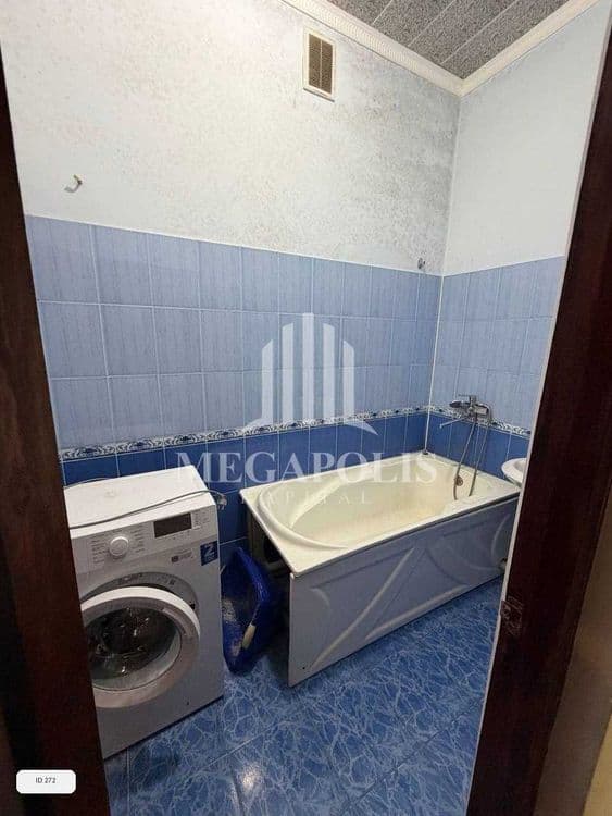 Buxoroda 3 xonali kvartira sotiladi. №272 — 5