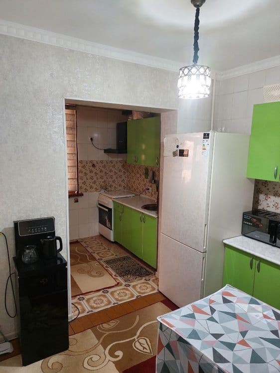 1 каватдан 3 хонали квартира сотилади 6 микрорайон — 5