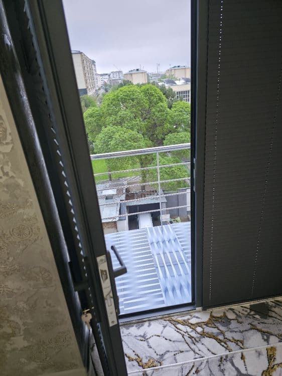 4-etajdan 3 xonalik 85 kv li kvartira soatiladi. — 3