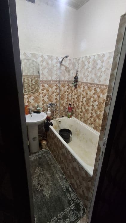 4xonali dom sotiladi — 4