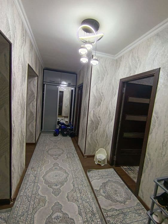 Срочно продаётся 3х комнатная квартира на 1этажэ со всеми удобствами — 3