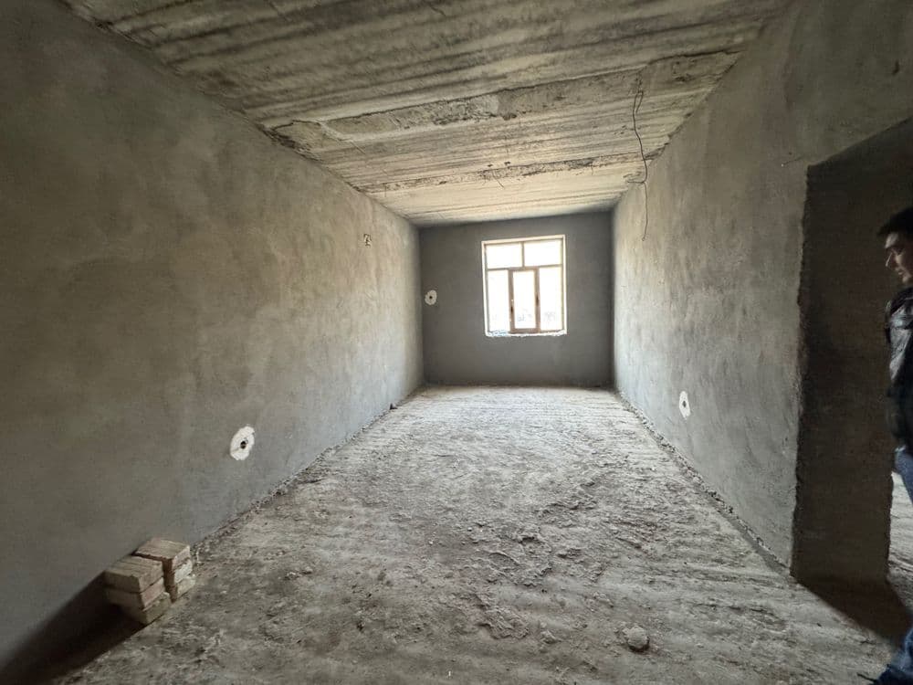 Qarshi shahridan 2 xonali uy sotiladi 35000 kelishamiz — 2
