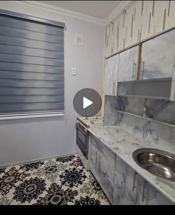 Qarshi shahar vokzaldagi bozor oldida 3 etaj 1 xonali 2 xona qilingan — 4