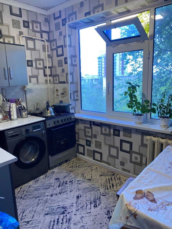 3 xonali kvartira sotiladi, 81 m², 6-mikrorayon — 4