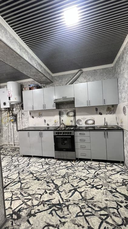 Kvartira sotiladi 2xona 1etaj skvaznoy — 4