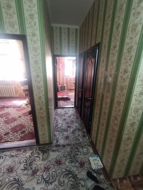 Navoiy shahar 23 maktab oldida — 3