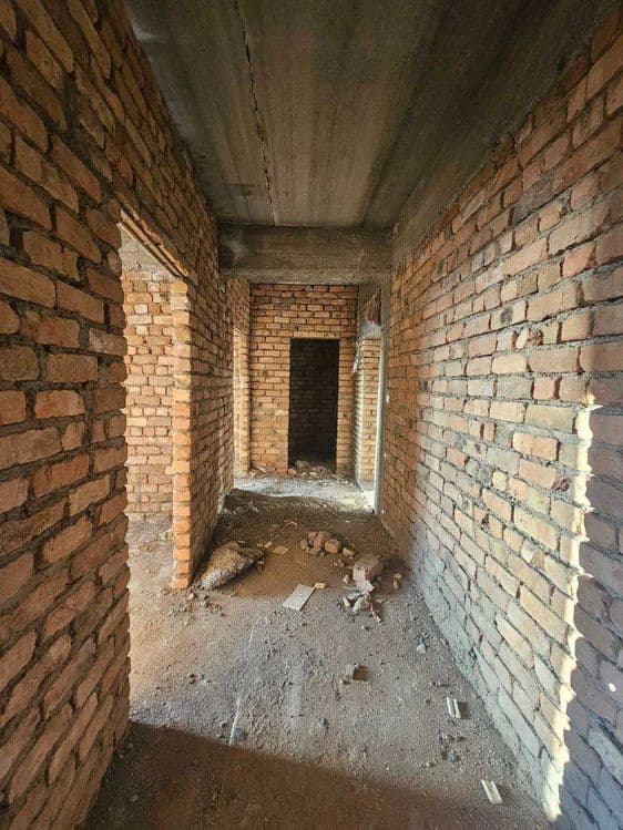 Срочно 2х комнатная коробка в новостройке Сартепо 5 микрорайон — 2