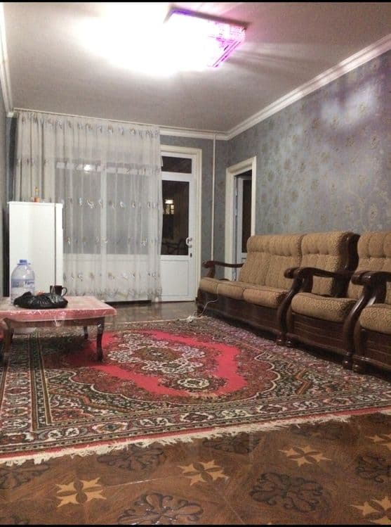 Vokzal park yonida 2 xonalik kvartira sotiladi — 1