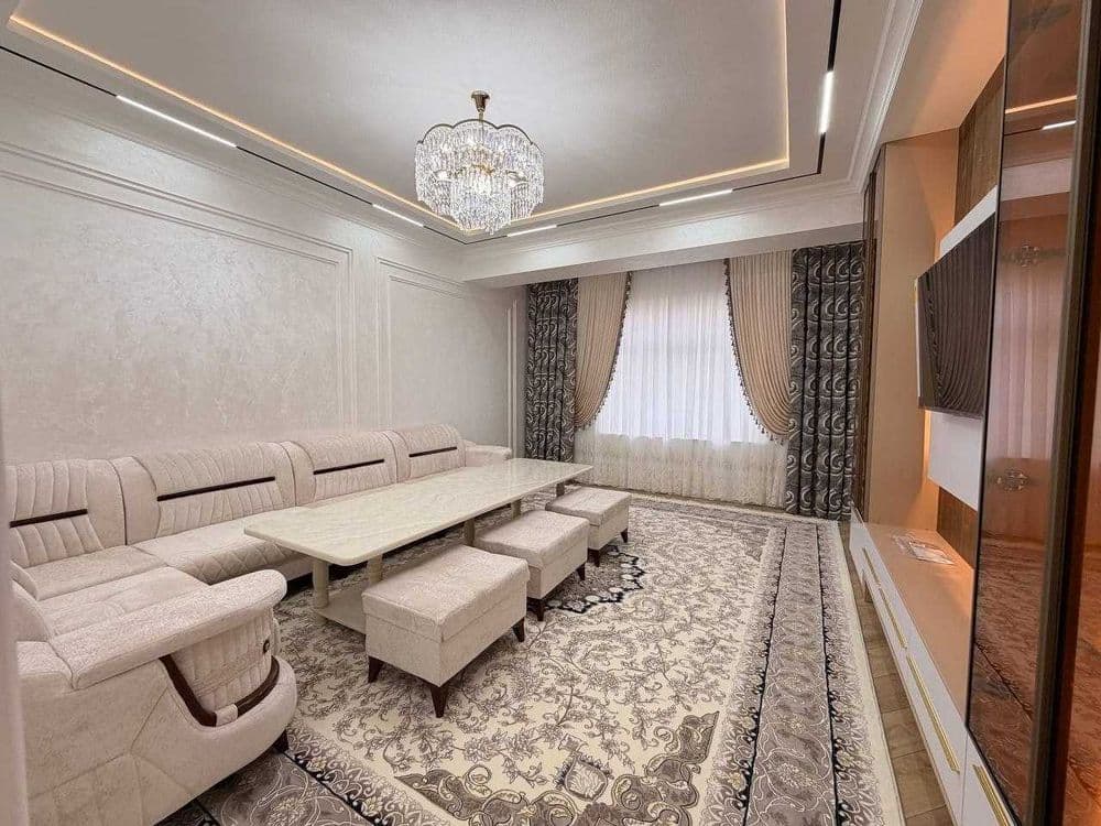 4х комнатная квартира на 4 этаже 122кв, в Самарканде — 1