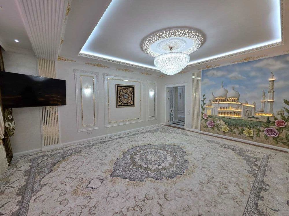 5 ти комнатная квартира на 4 этаже 200кв, в Самарканде — 2