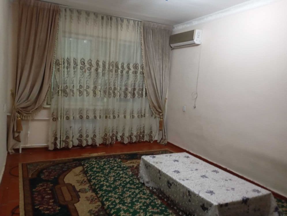 Shoshilinch uy sotiladi 3/4/4 Termiz PVO "Azizbek" restorani orqasida. — 3