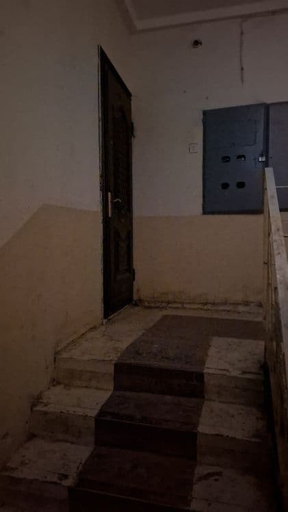 Урганч шаҳар 6-да 2 хонали уй 1 кават. Меҳрибот ателя орқаси — 2