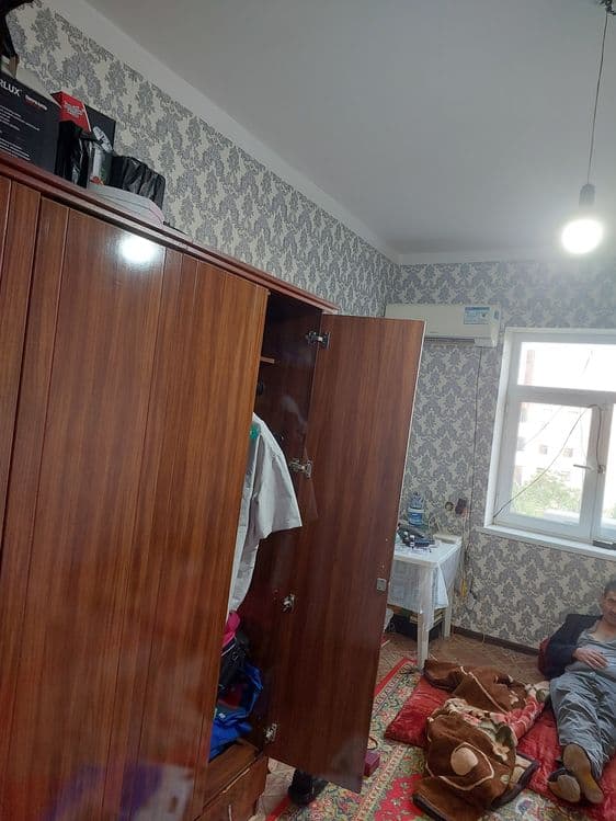6 дахада 5 қаватда 2хонали квартира сотилади. Манзил"Меҳрибон" атъели — 5