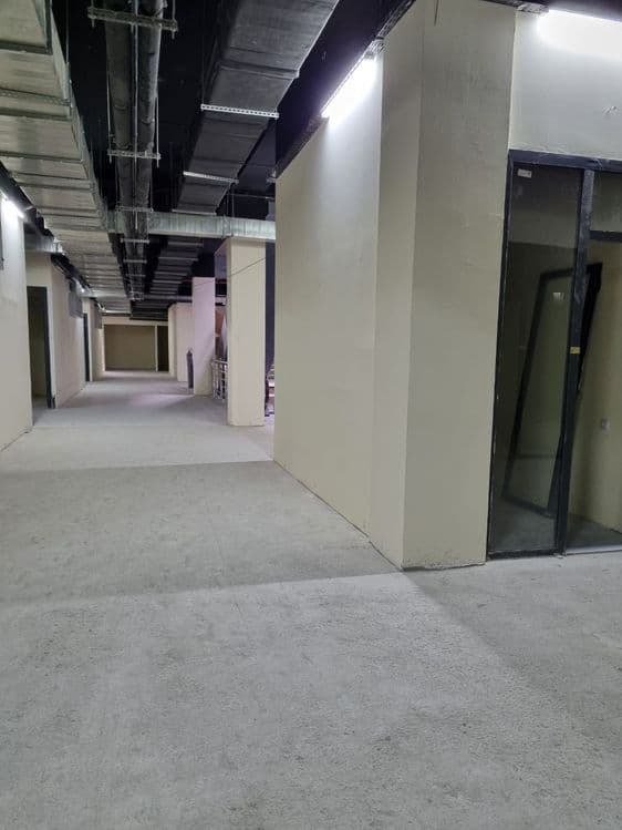 Ibin Sino da Stroy Mart savdo markazi — 3