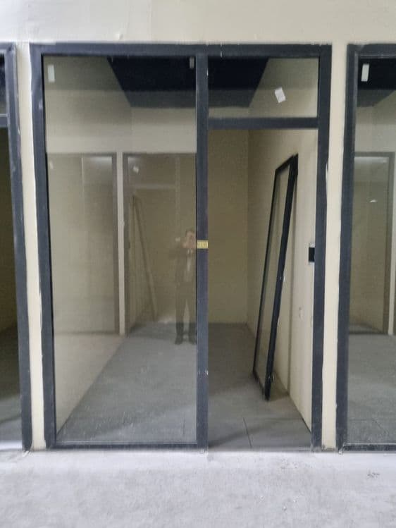Ibin Sino da Stroy Mart savdo markazi — 4