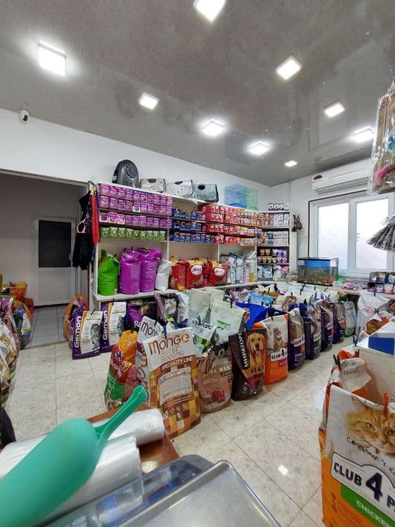 Ахмад Югнаки. Продажа магазина. — 1