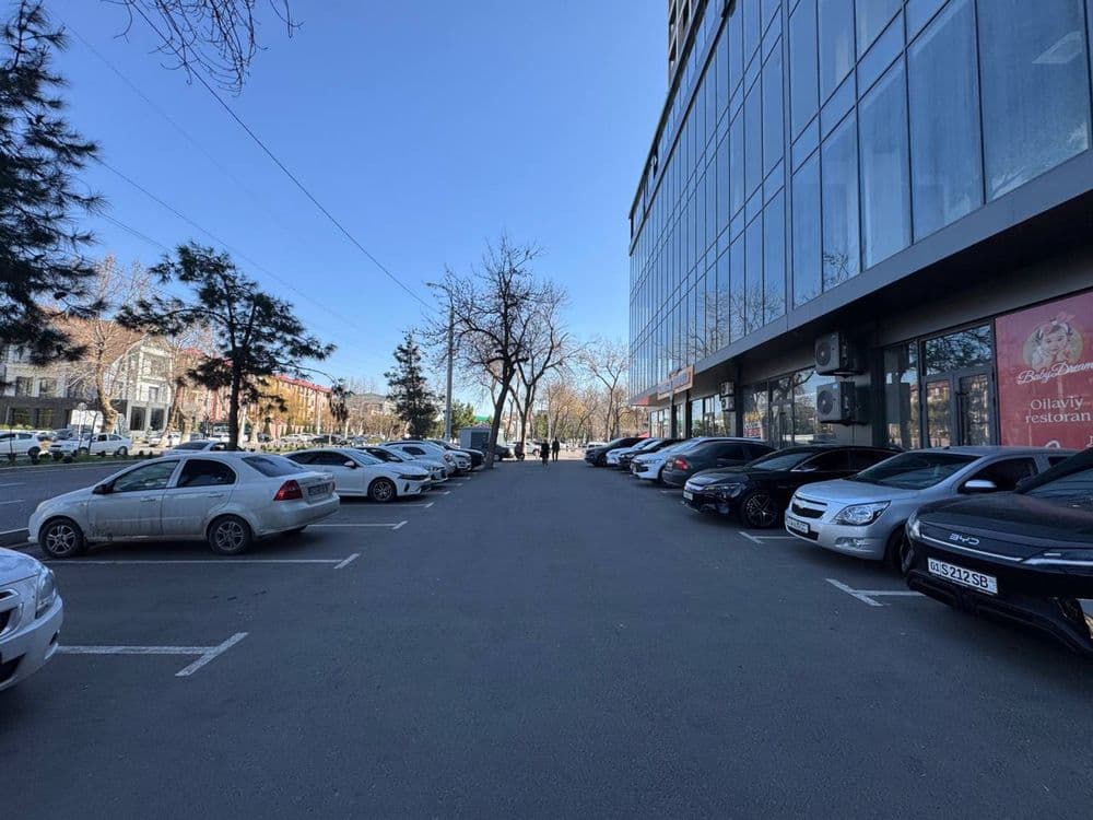 ПРОДАЁТСЯ помещения 2422м²  с готовым арендатором ор:Бывший Бананза — 3
