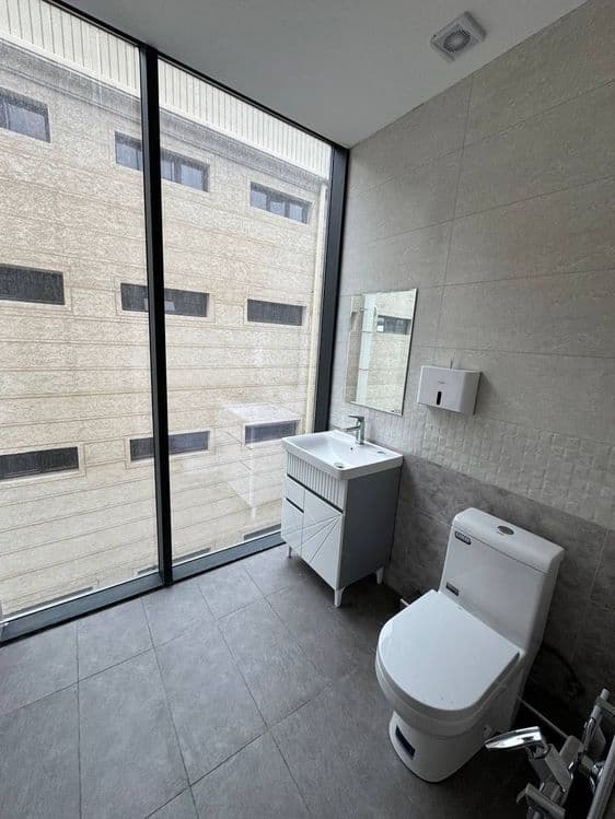 Продается помещение  Ул Абдулла Каххар  72м2, 98м2 — 4