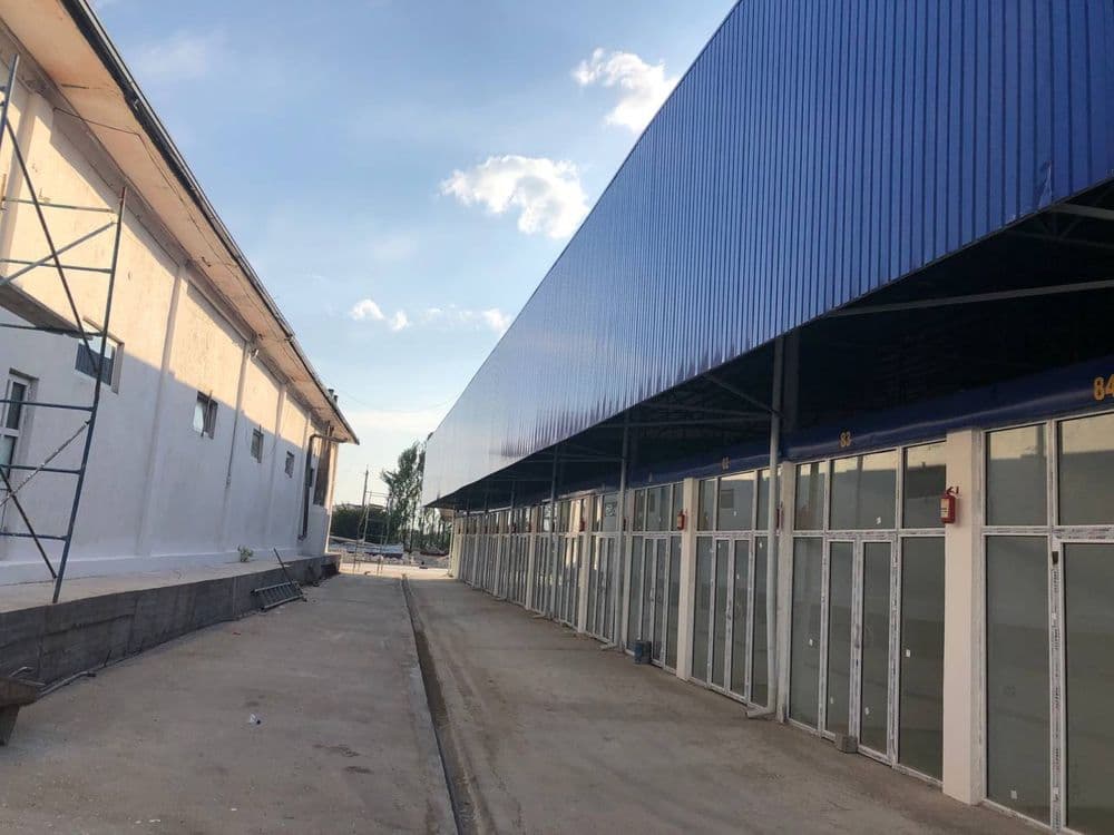 Продаются или сдаются в арненду два магазина на рынке Erkin Savdo — 3
