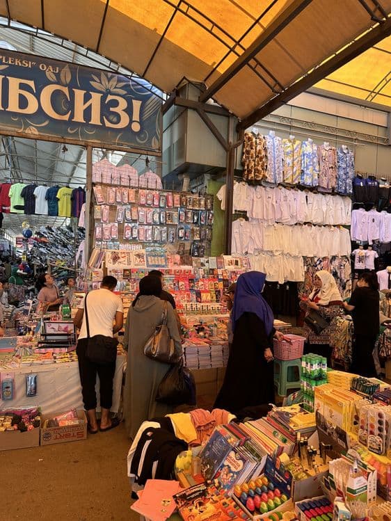 Дустлик бозорида дукон сотилади. — 6