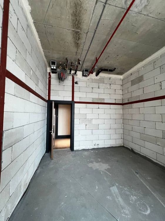 Продаётся коммерция 37м², Piramit Tower, коробка. Нукусская — 5