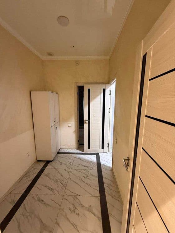 Продаётся коммерческое помещение с квартирой R25 — 4