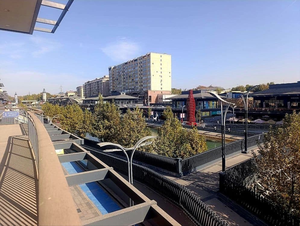 SEOUL MUN, Продам 44m² потолок: 6.5 метров КОРОБКА 2-этаж. — 2