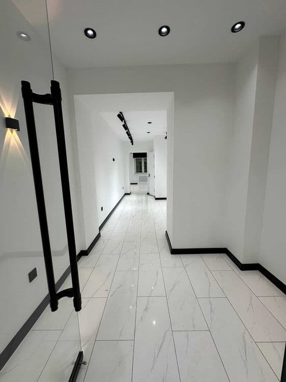 Коммерция 45 м² | ЦУМ, 1 линия, высокий трафик — 3