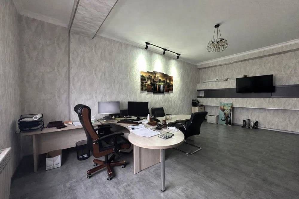 Продажа офис Циолковский 120м2 . — 4
