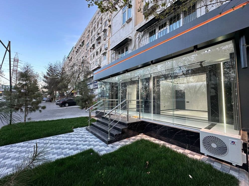 Универсам | Юнусабад - Продается нежилое помещение вдоль дороги 85м2 — 1