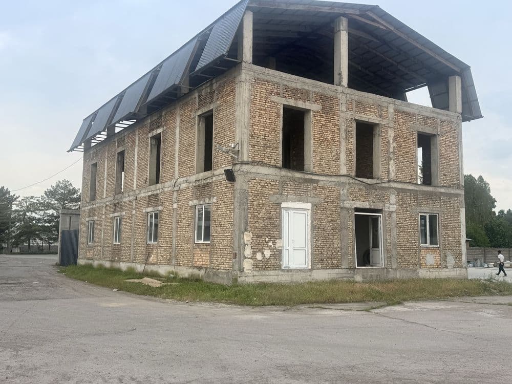 продается нежилой здание под бизнес в области — 1