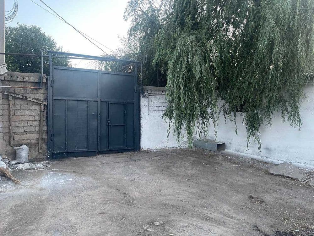 Продаю складское помещение, база в Кибрае Байткурган. — 2