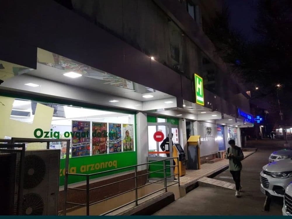Продаётся нежилое помещение 455 м² Первая линия Фасад 25 метр — 1