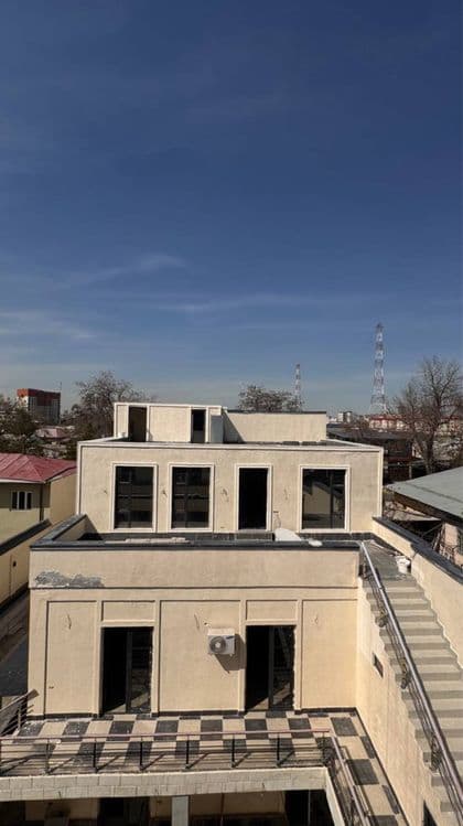 Срочно Продается Здание Узбум Гаи Вдоль Дороги — 1