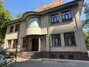 В самом центре города Ташкента на улице С.Азимова